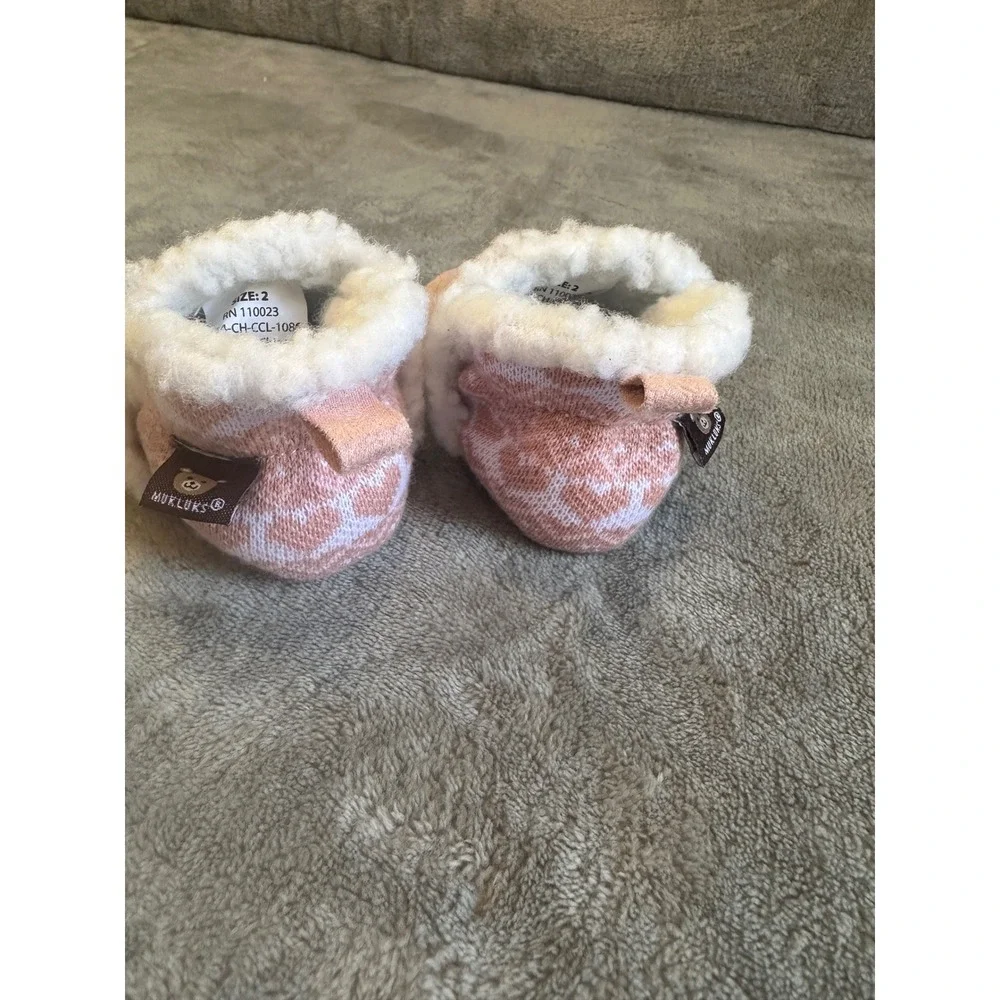 Baby girl‎ muk luk slippers, pink and white